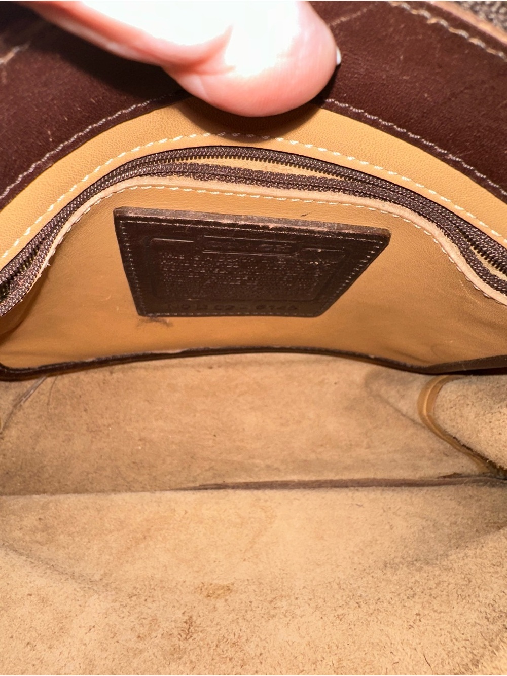 Coach Vintage Monterey Leather Shoulder Bag - Picture 14 of 16